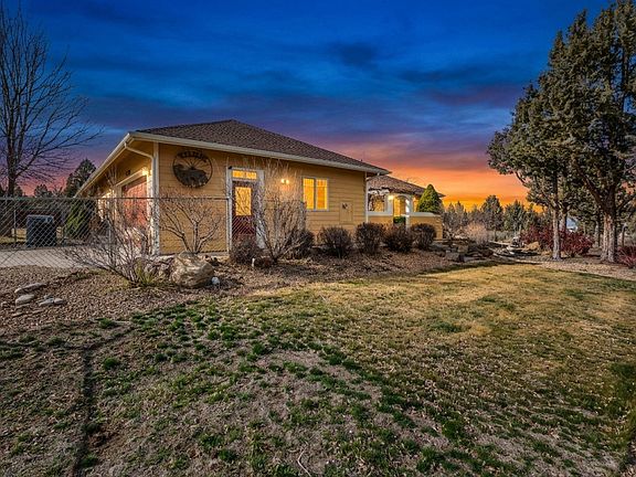 2nd image of 14300 SW Chickadee Rd