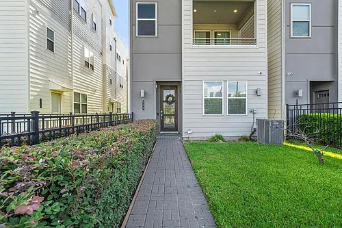 316 Jensen Dr Photo 1