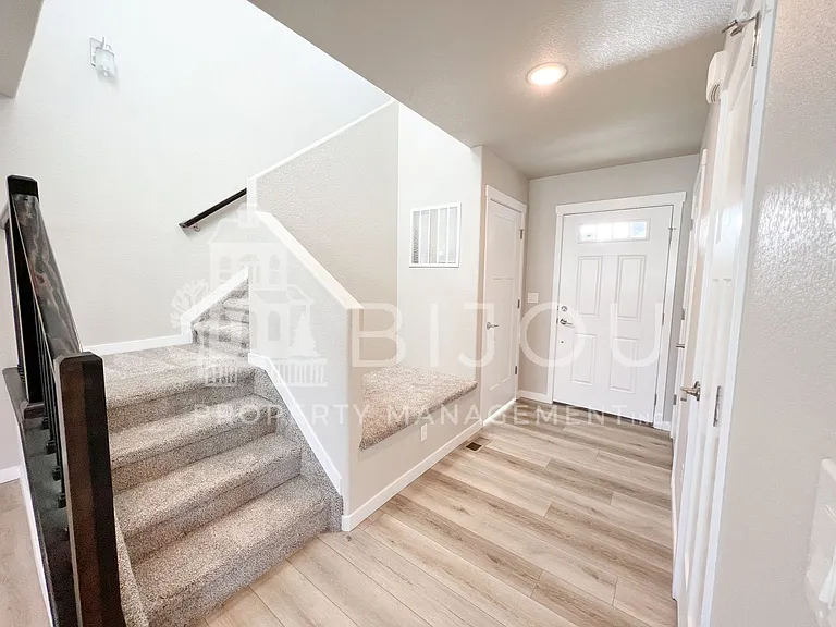 4908 Wolf Moon Dr — Photo 3