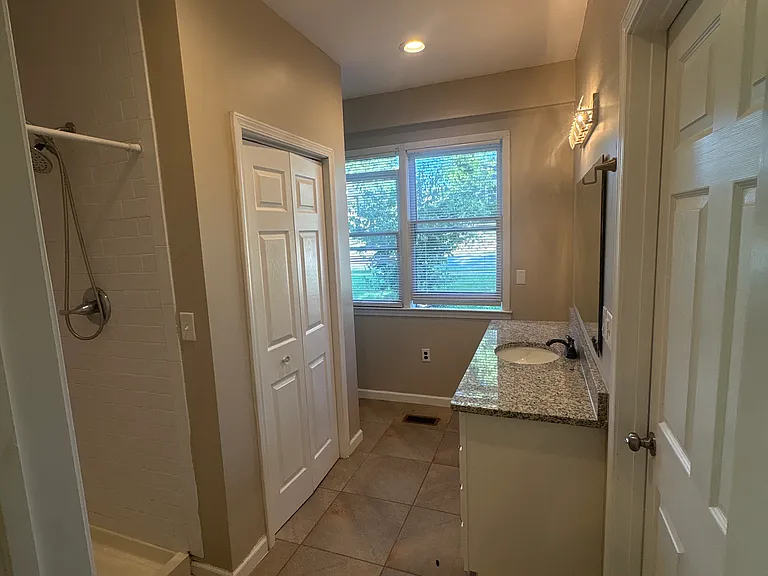 206 Whitney St — Photo 8
