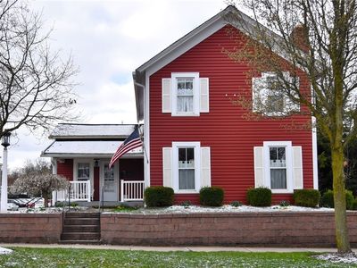108 Bell St, Chagrin Falls, OH, 44022