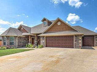 1602 Gaines St, Pea Ridge, AR 72751