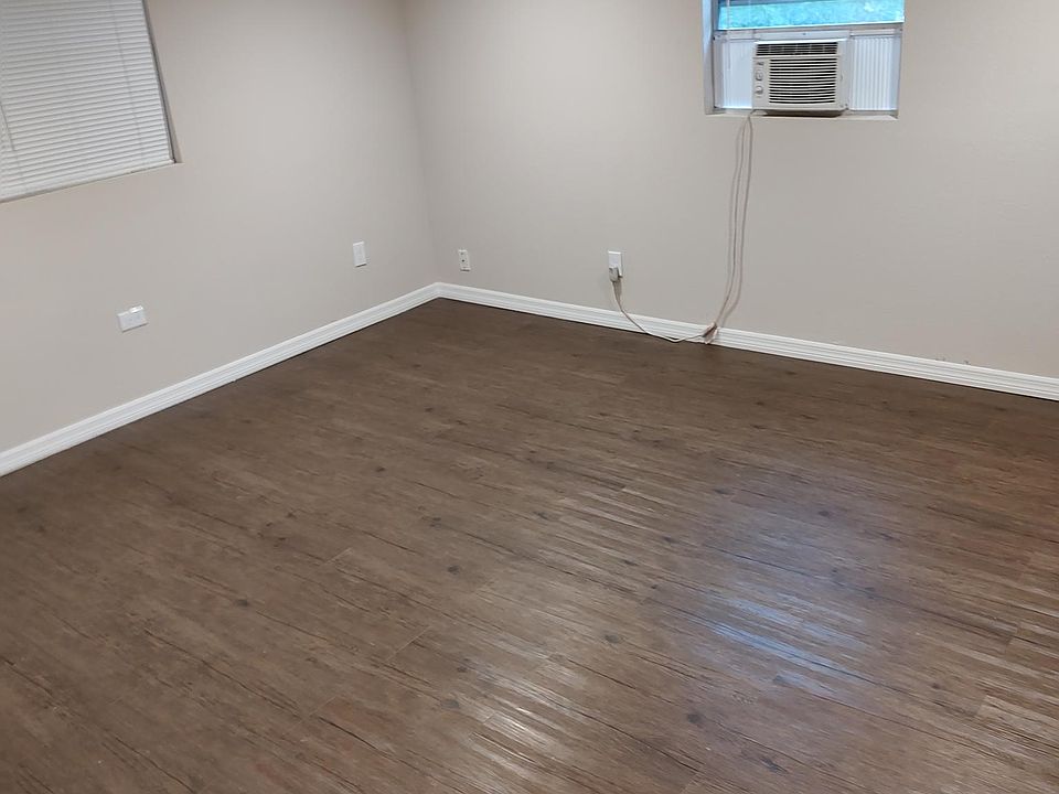 2nd image of 305 Hickory Hammock Rd #C