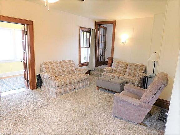 5th image of 2504 Fairview Ave