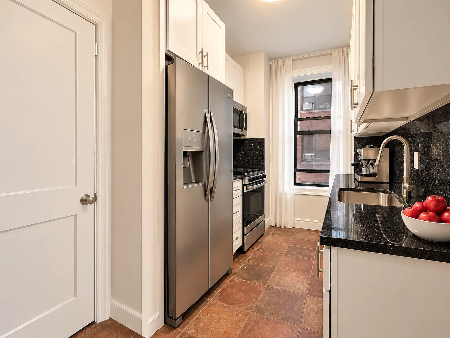 425 Riverside Drive — Photo 3