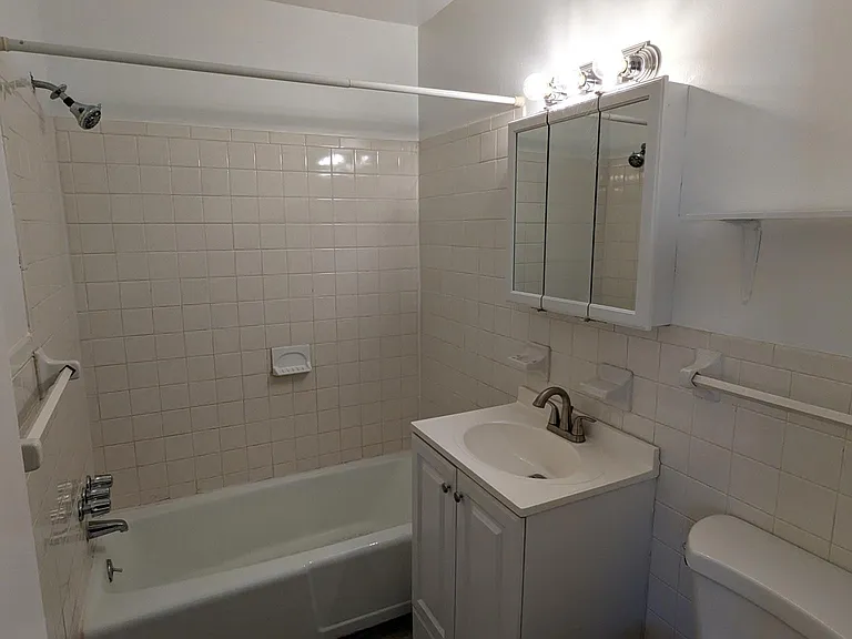 Hudson Valley Apartments — Photo 19