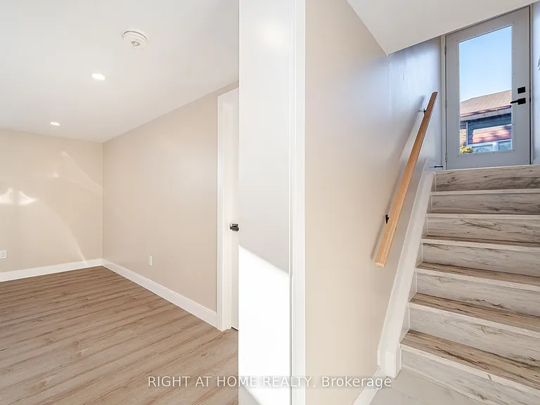 25 Templar Dr #4 — Photo 7