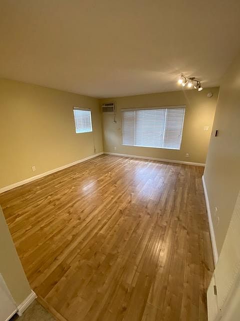 1st image of 3106 Bagley Ave
