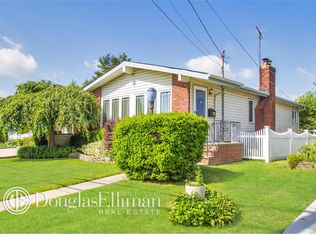 126 Miller Rd, Hicksville, NY 11801