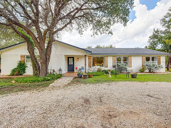 2nd image of 557 Rivercrest Rd