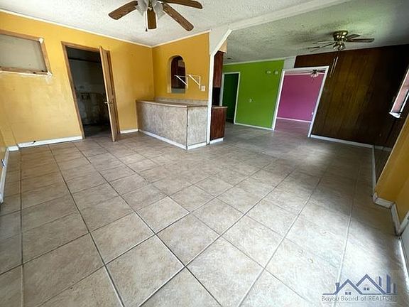 2nd image of 401 Ashlawn St