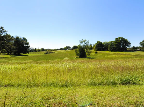 Ward Dr, Maryville, TN 37801