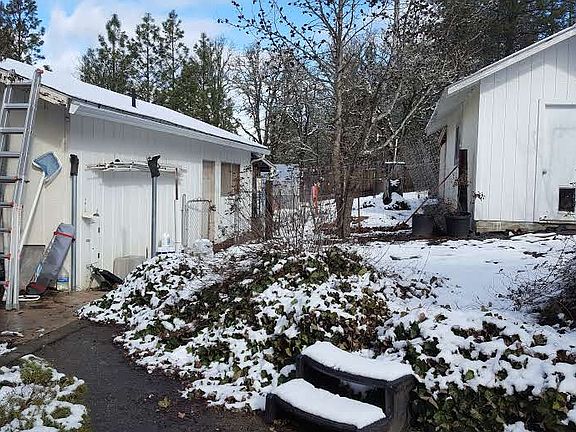 5th image of 2424 E Evans Cres