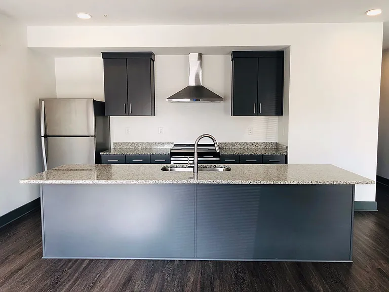 St. Thomas Flats — Photo 26
