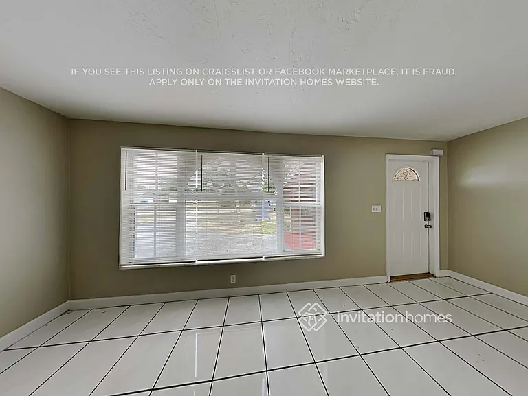2401 Jamaica Dr — Photo 3