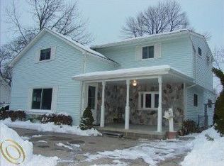 809 S 7th St, Saint Clair, MI