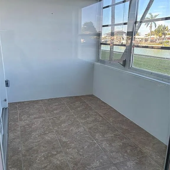 4725 Cove Cir #104 — Photo 13