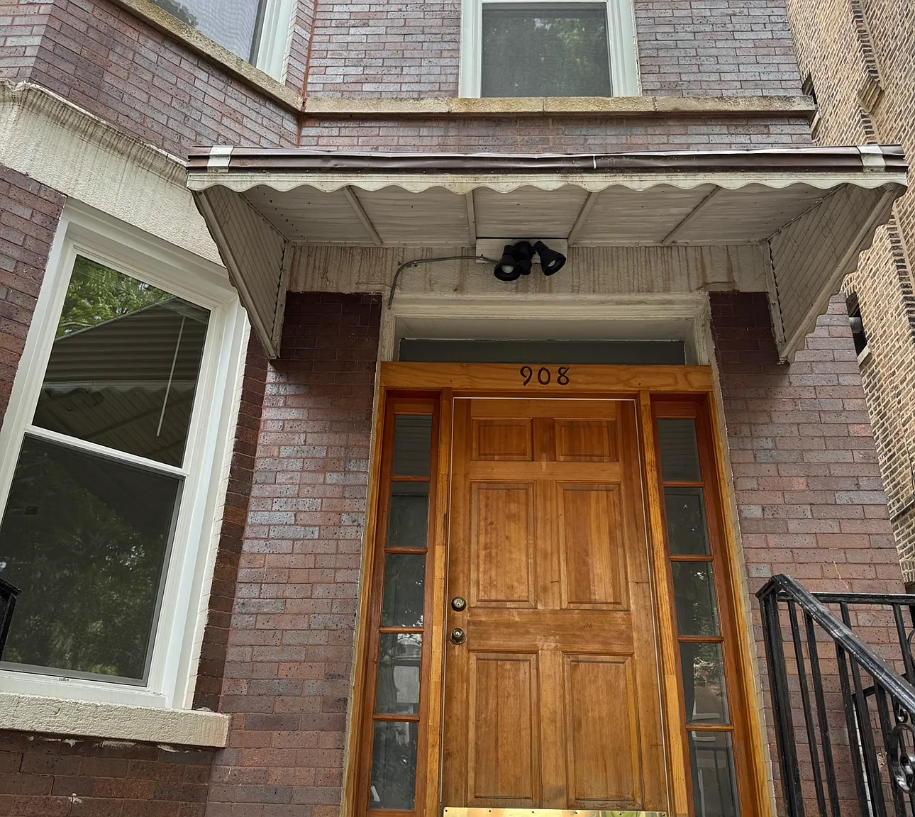 2 bed, 700 sqft, $1,995 — Photo 2
