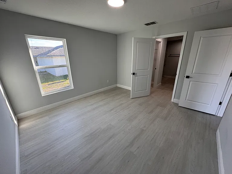 4100 Mendoza Ave — Photo 9
