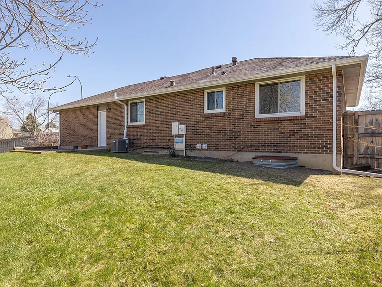 9237 W Maryland Pl — Photo 19
