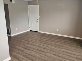 3423 Shanks Ln, Louisville, KY