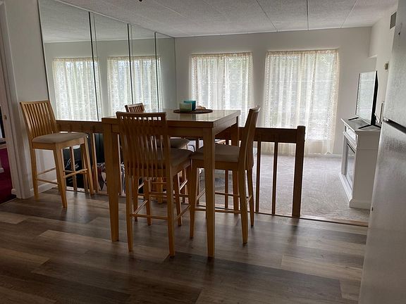 3rd image of 160 Burkhall St Unit 207