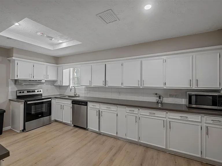 22114 Merrymount Dr — Photo 22