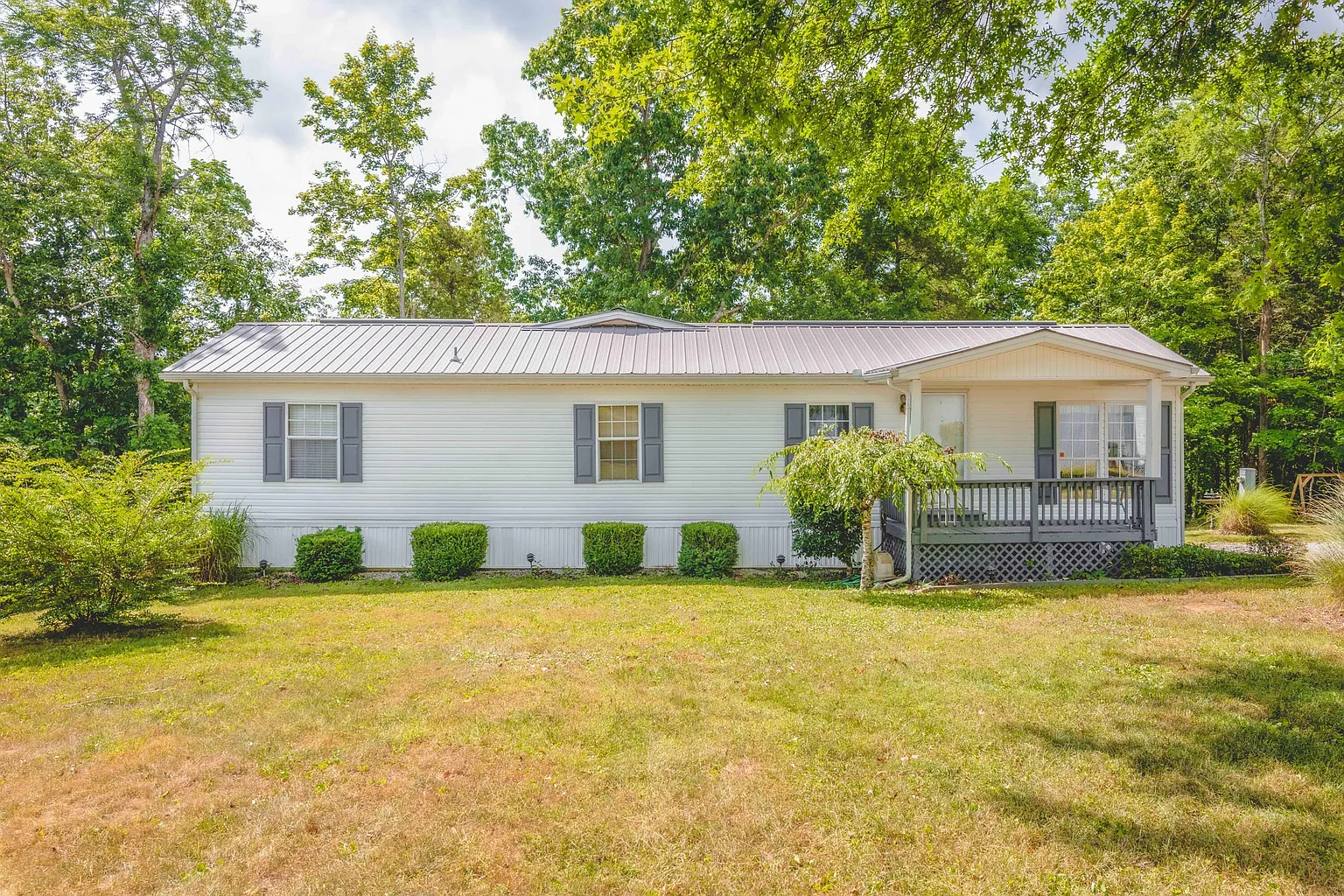 30 Lawrence Ln photo 1