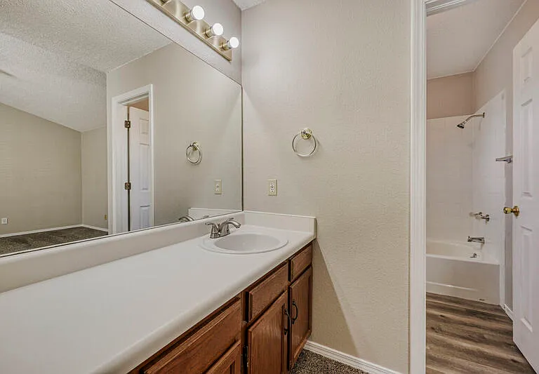 8420 Ilex Dr — Photo 10