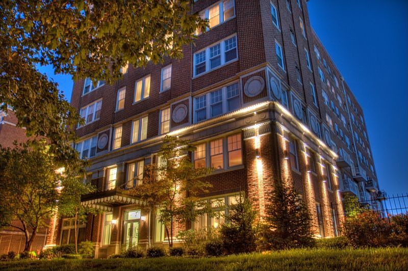 1st image of 5330 Pershing Ave APT 404