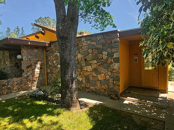 5th image of 2587 Burns Rd