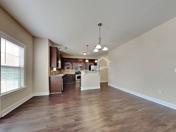 5th image of 617 Monterey Pine Dr