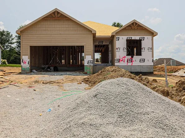 861 Willow Creek Ln, Higginsville, MO 64037