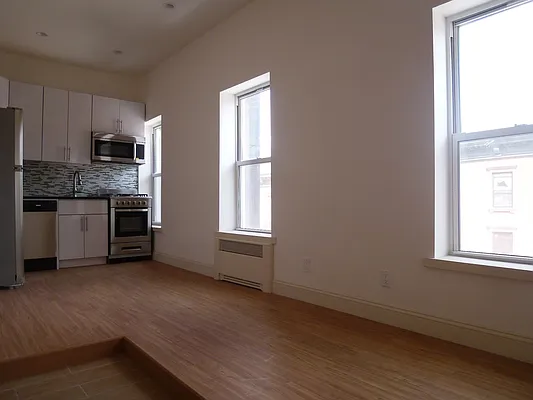 Rented by Smart City Real Estate LLC | media 18