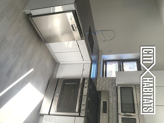 4th image of 220 Kosciuszko St APT 3D