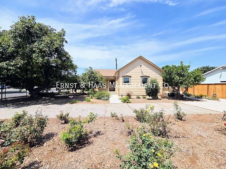 9497 Foster Rd — Photo 2
