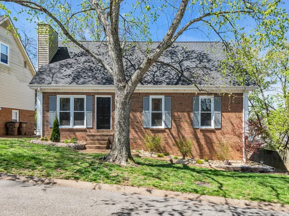 5005 English Village Dr, Nashville, TN 37211