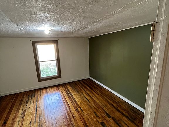 5th image of 314 Brooks Rd