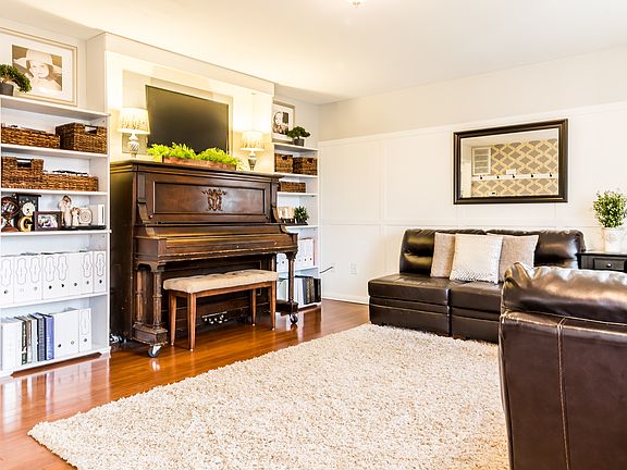3rd image of 108 Woodward Ct