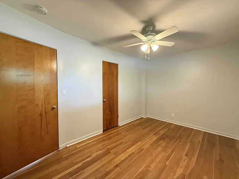 1630 Greenview Dr — Photo 12