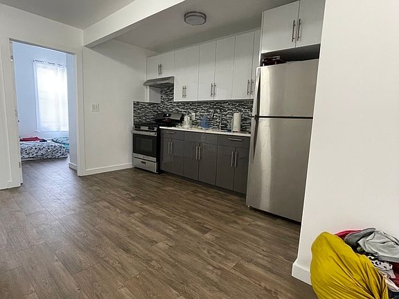 3rd image of 345 Bleecker St #A2
