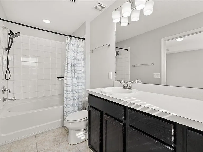 7435 Ripplepointe Way — Photo 30