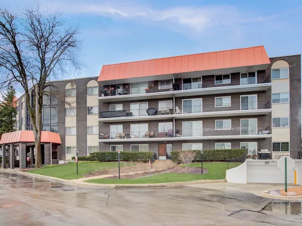 4949 Golf Rd APT 207, Skokie, IL 60077