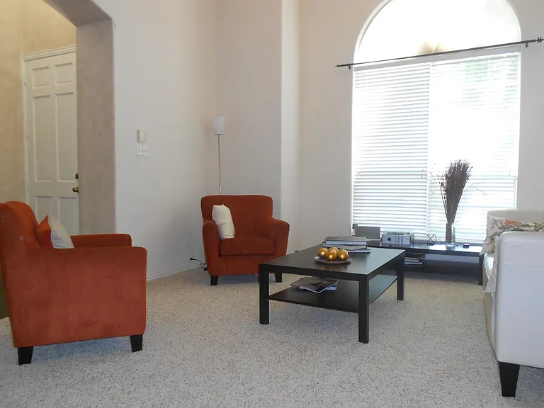 317 Sycamore Dr — Photo 5