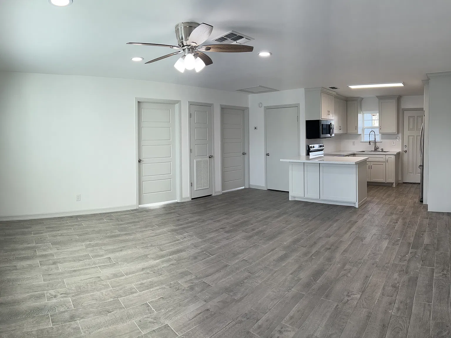 2 bed, 792 sqft, $975 — Photo 3