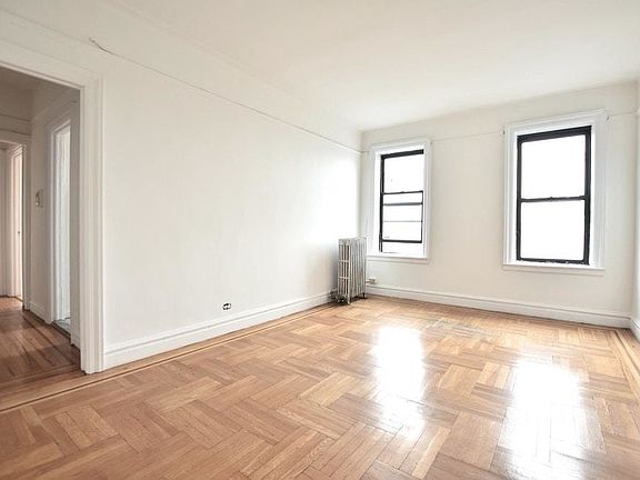 2nd image of 139 Payson Ave #6K