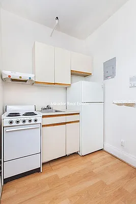 Rented by New York City Apartments | media 28