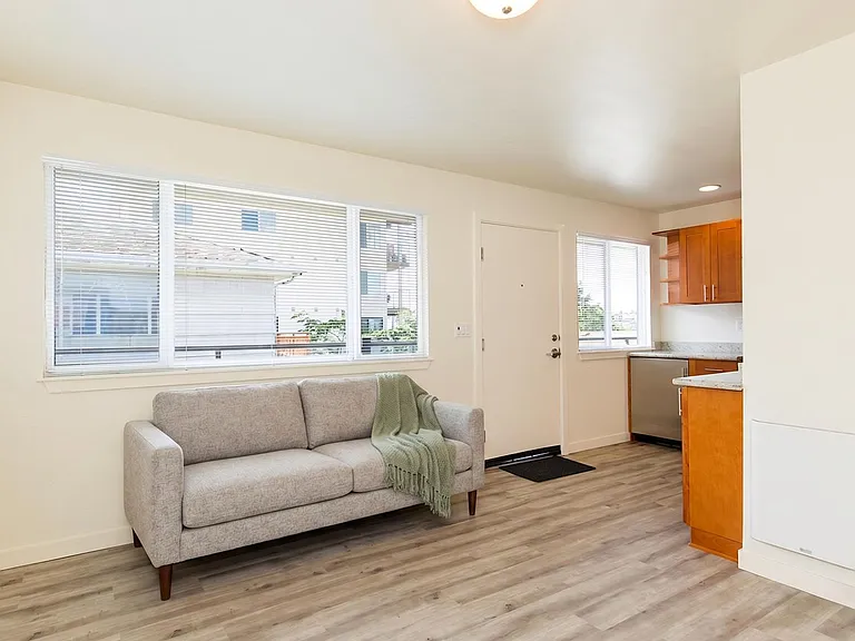 Back Nine Apartments - Located on the west slope of Queen Anne — Photo 13