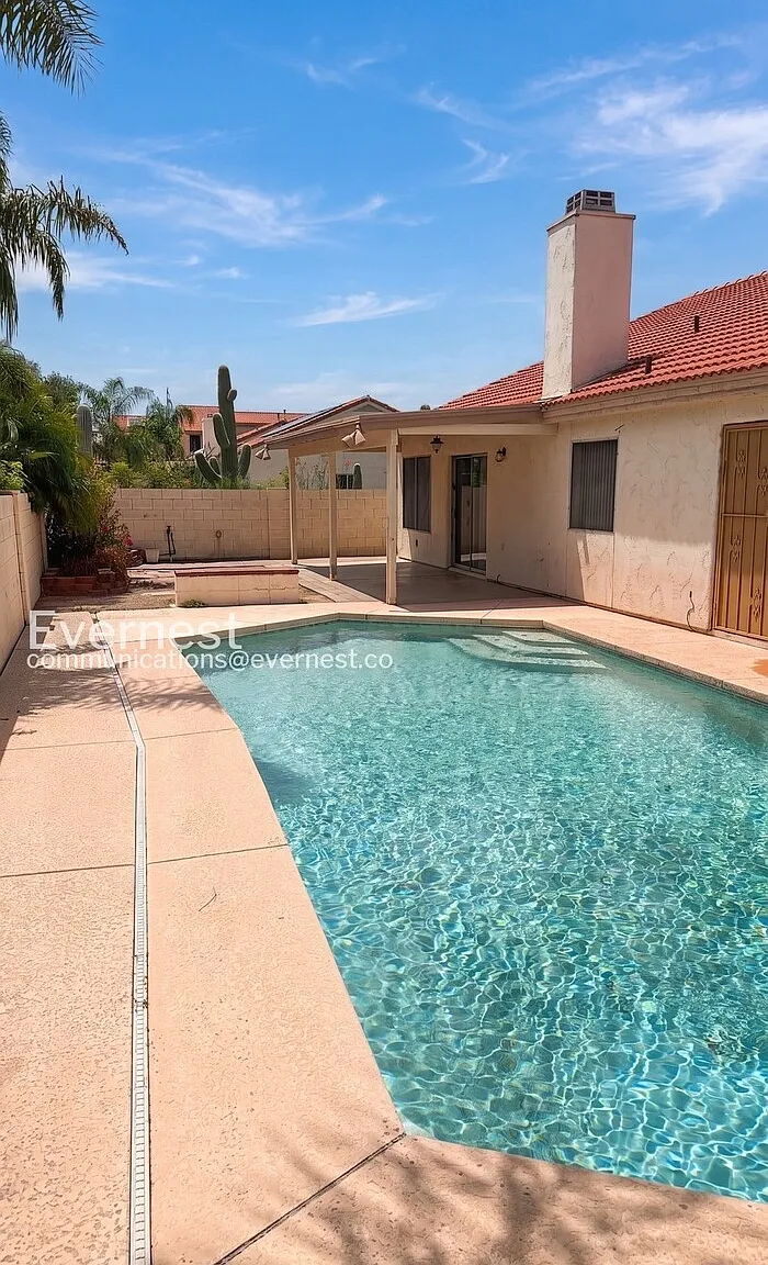 4 bed, 2.0 bath, 2163 sqft, $2,695 — Photo 2
