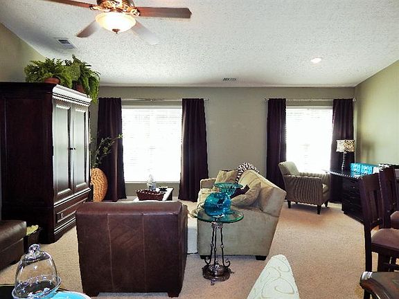 4th image of 7122 English Dr